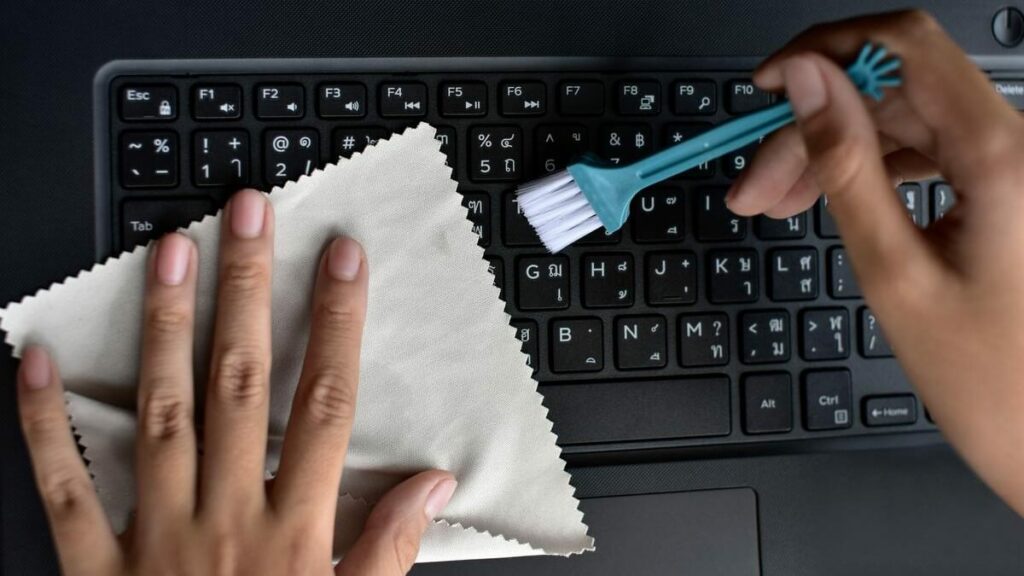 How to Sanitize Keyboard