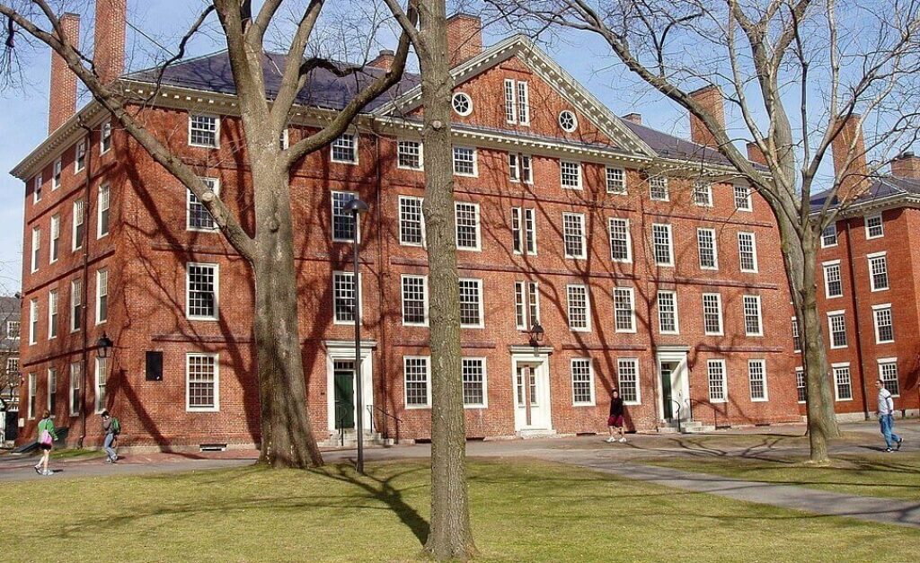 Harvard University - Advantages & Disadvantages of Distance Education